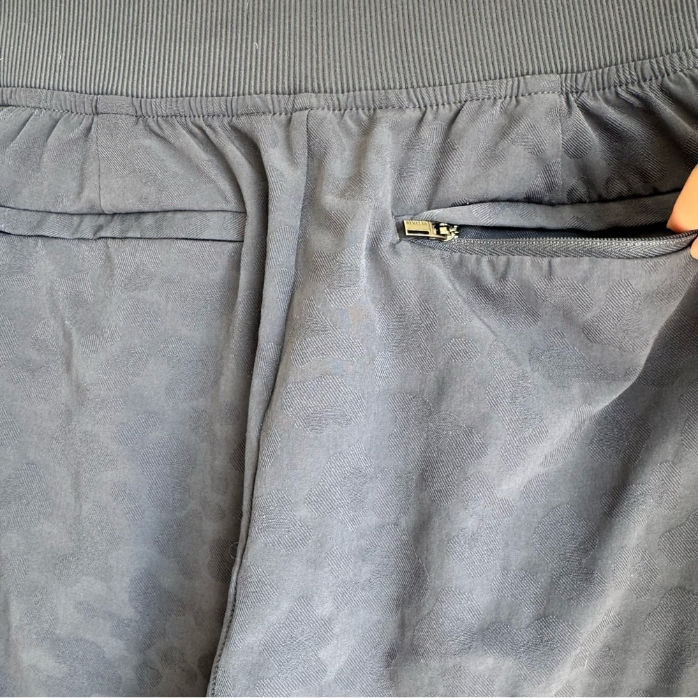 Athleta Woman’s Navy Brooklyn Textured Ankle Pants Size 6 - Picture 6 of 10